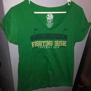 V-neck note dame t-shirt